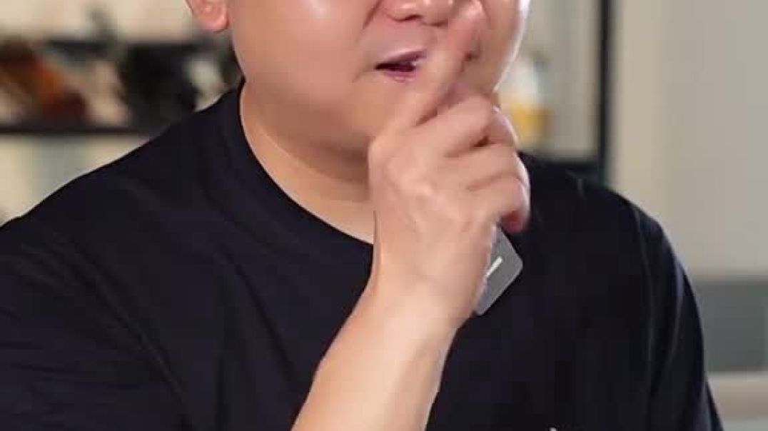 宽容是我对自己的涵养，偶尔计较，告诉别人我不傻前者是格局，后者是底线