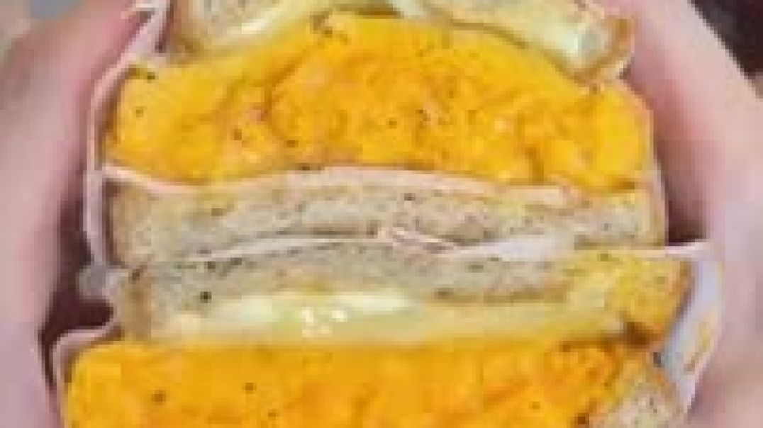 卵5個使った超極厚オムレツサンド